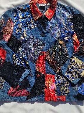 Chicos Patchwork Shiny Quilted Denim Embroidered Classy Jacket w/Red Collar